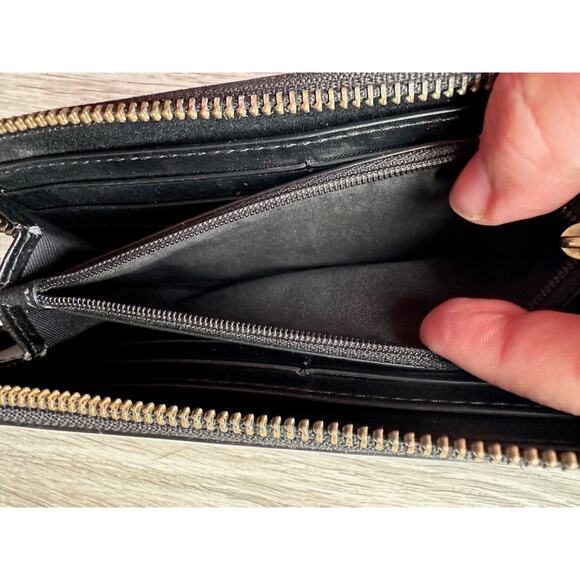 Marc Jacobs Black Canvas Zip Around Long Wallet - Picture 6 of 6